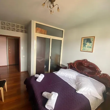 The Night Centre Apartament Szkodra