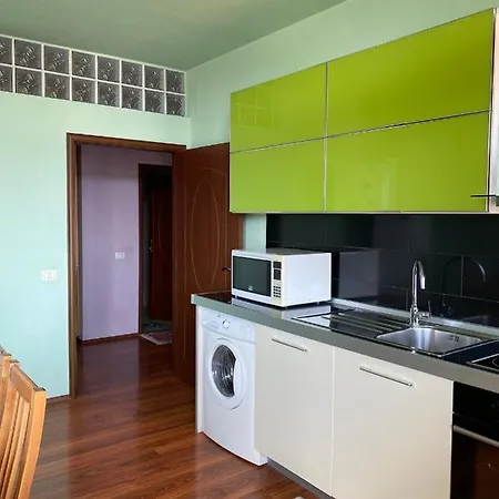 아파트 The Night Centre *