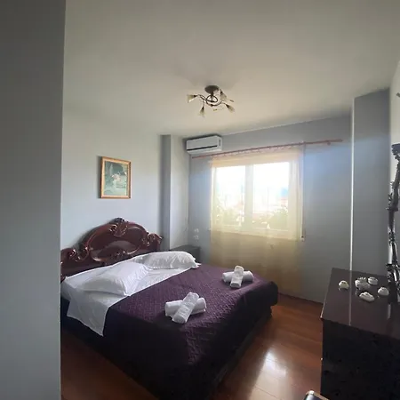 아파트 The Night Centre