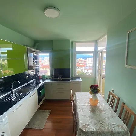 아파트 The Night Centre *